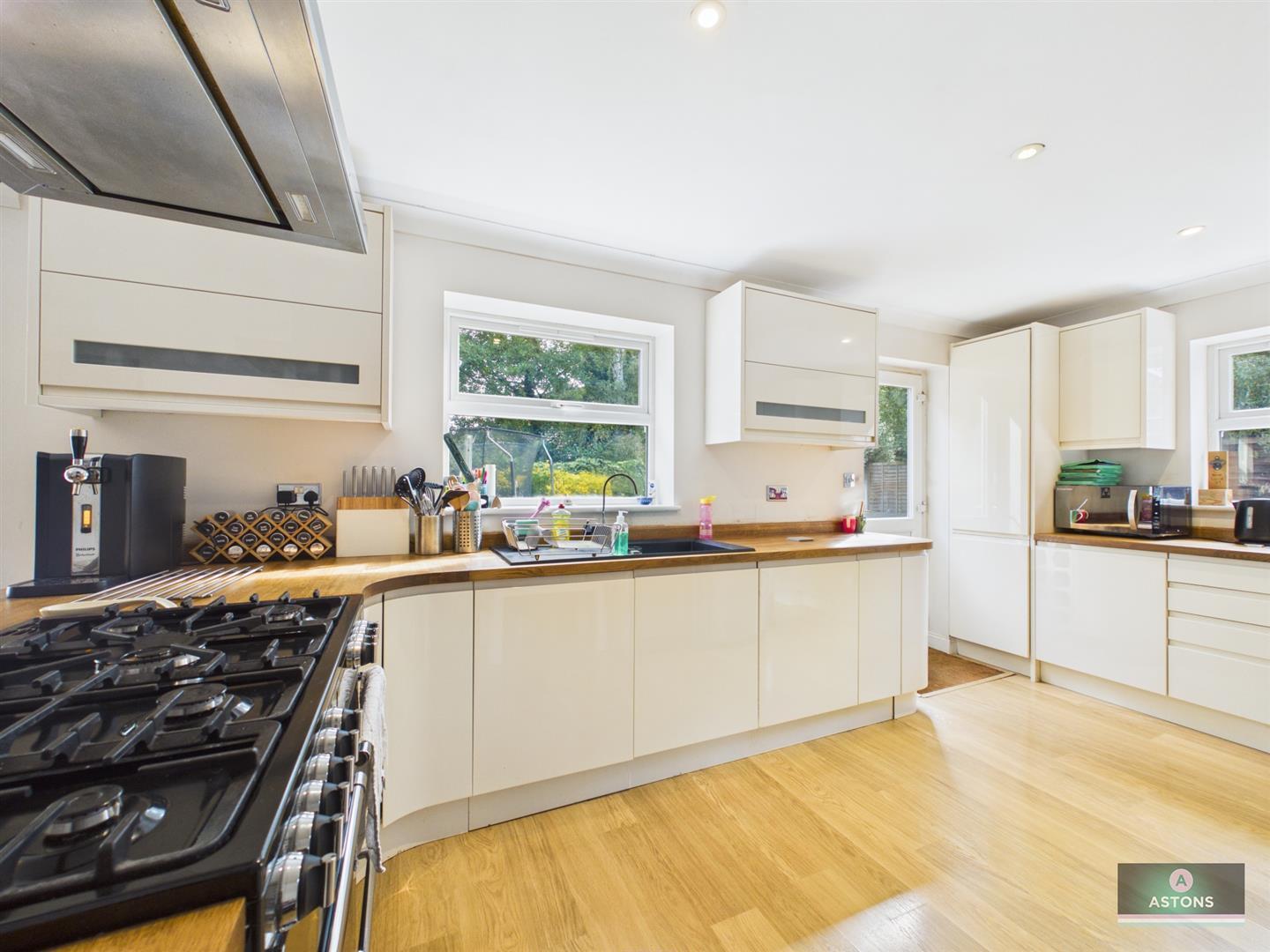 Langstone Close, Maidenbower Image 3