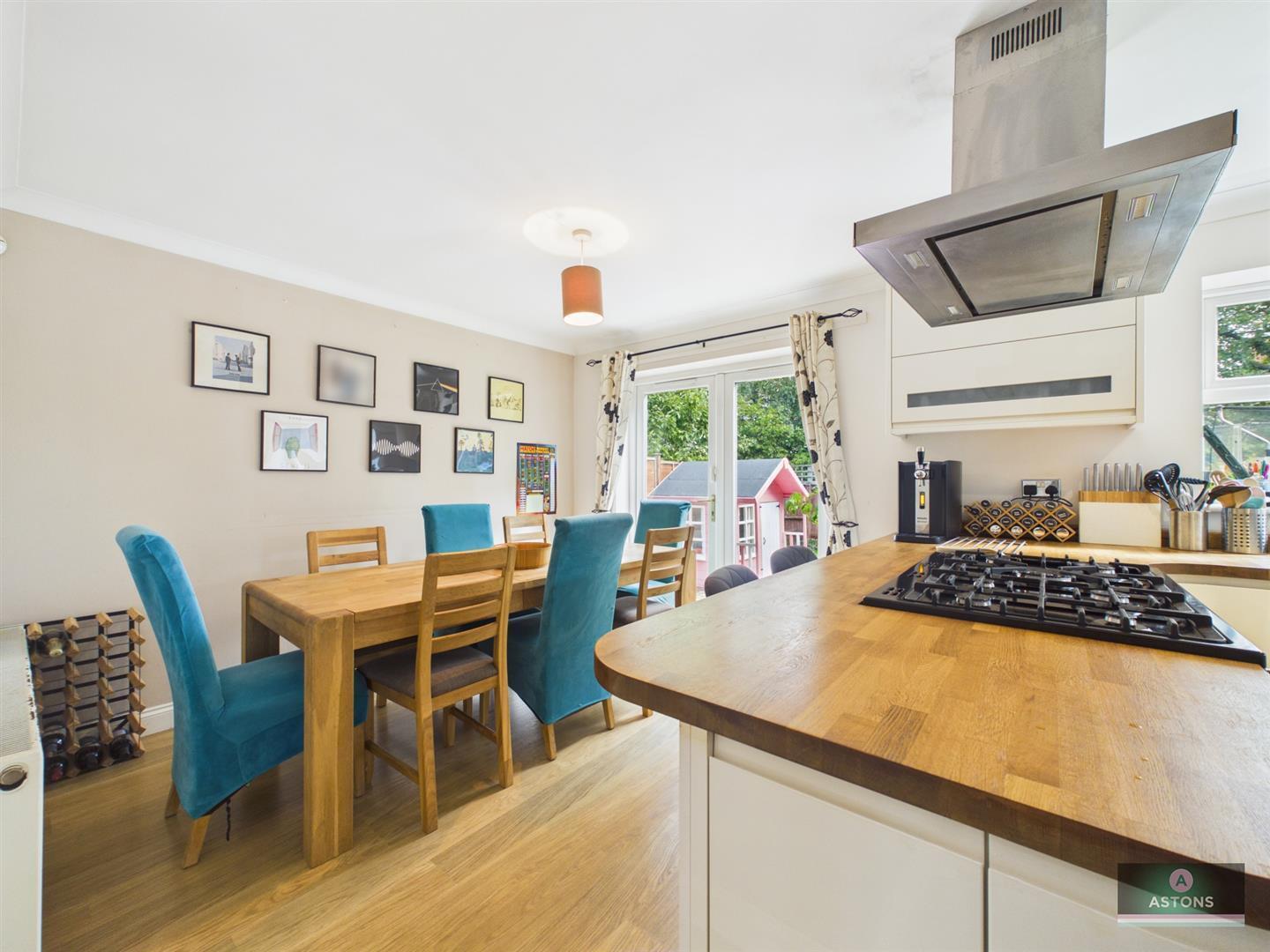 Langstone Close, Maidenbower Image 8