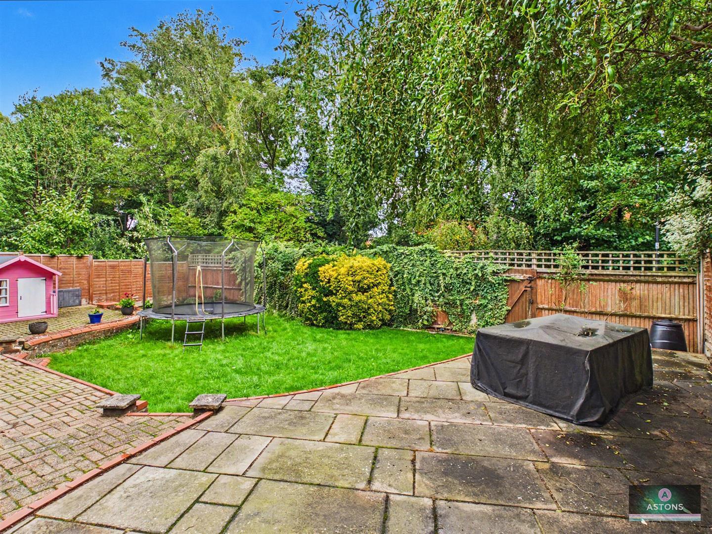 Langstone Close, Maidenbower Image 20