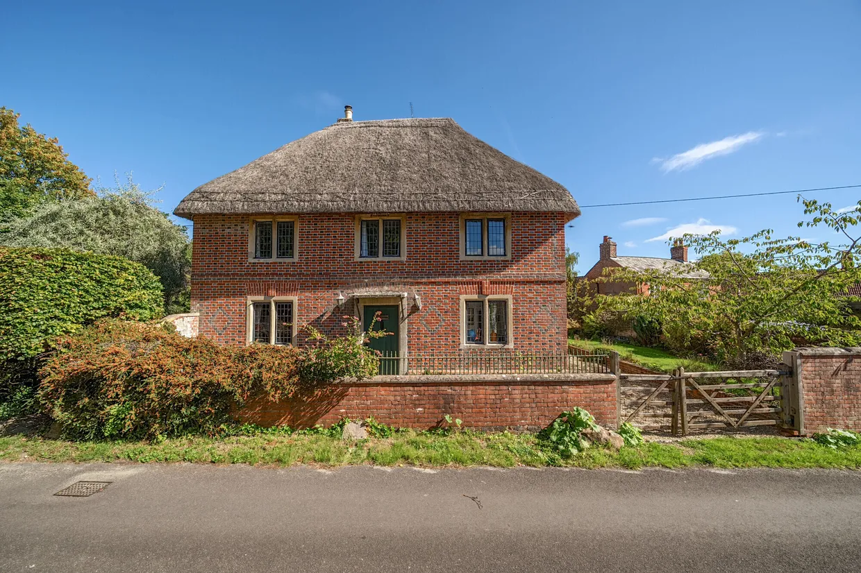 Etchilhampton, Devizes, SN10 photo 1