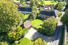 Etchilhampton, Devizes, SN10 photo 9