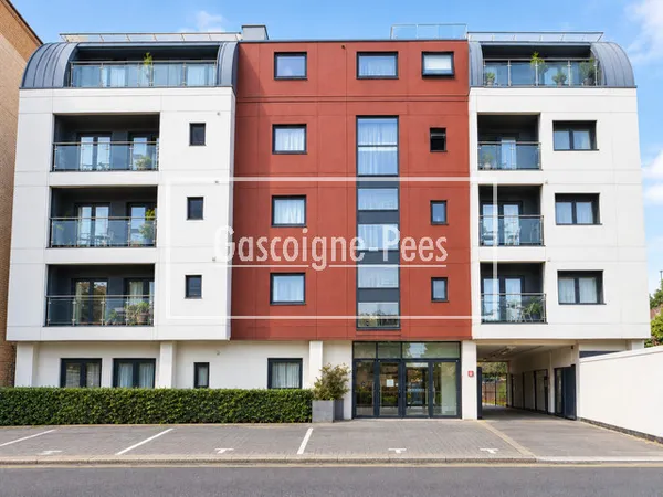 Magna West, West Byfleet
