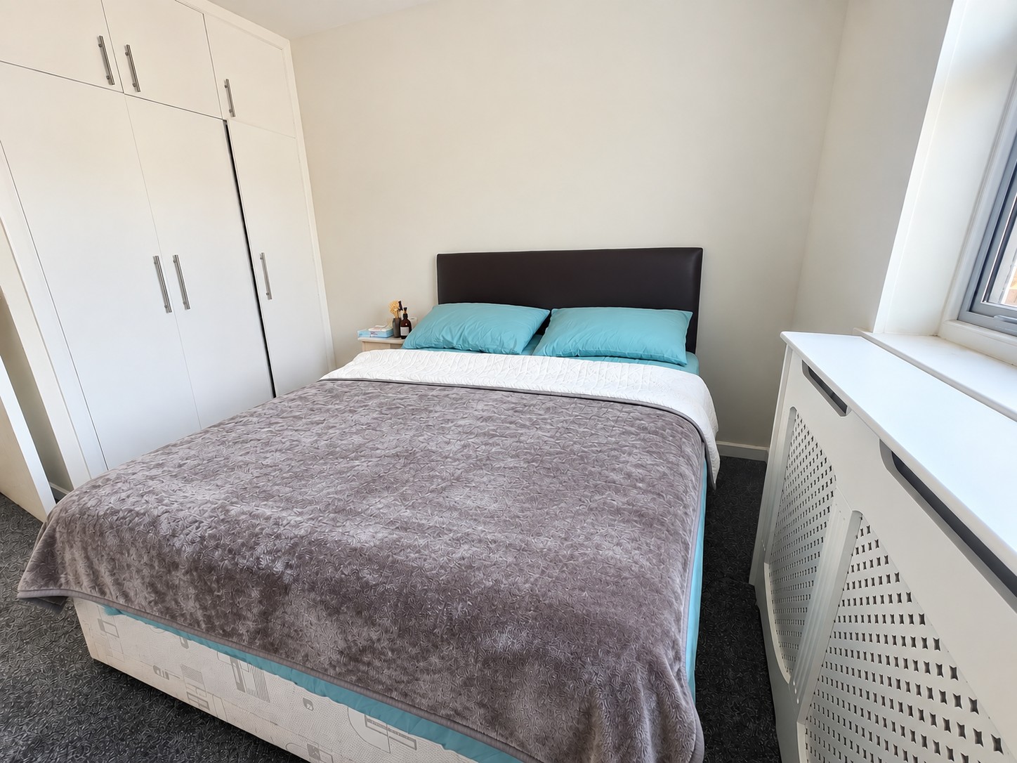 DOUBLE ROOM  ALL BILLS INCLUDED  FLEXI STAY  GATED DEVELOPMENT Image 1