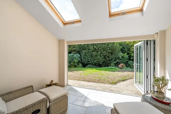 Tilburstow Hill Road, South Godstone, RH9 photo 8