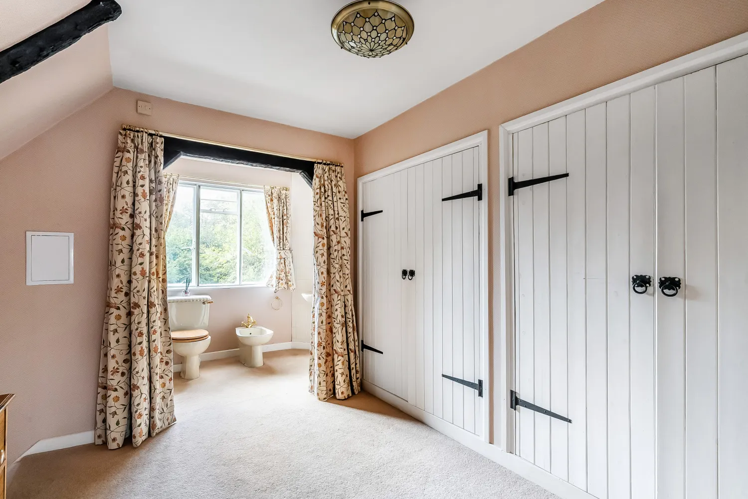 Tilburstow Hill Road, South Godstone, RH9 photo 11