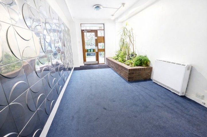 DOUBLE ROOM  ALL BILLS INCLUDED  FLEXI STAY  GATED DEVELOPMENT Image 7