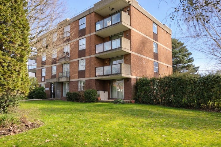 DOUBLE ROOM  ALL BILLS INCLUDED  FLEXI STAY  GATED DEVELOPMENT Image 9
