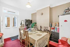 Hazelwood Avenue, Morden