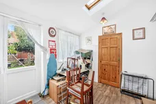 Hazelwood Avenue, Morden