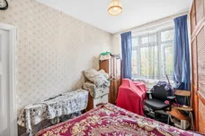 Hazelwood Avenue, Morden