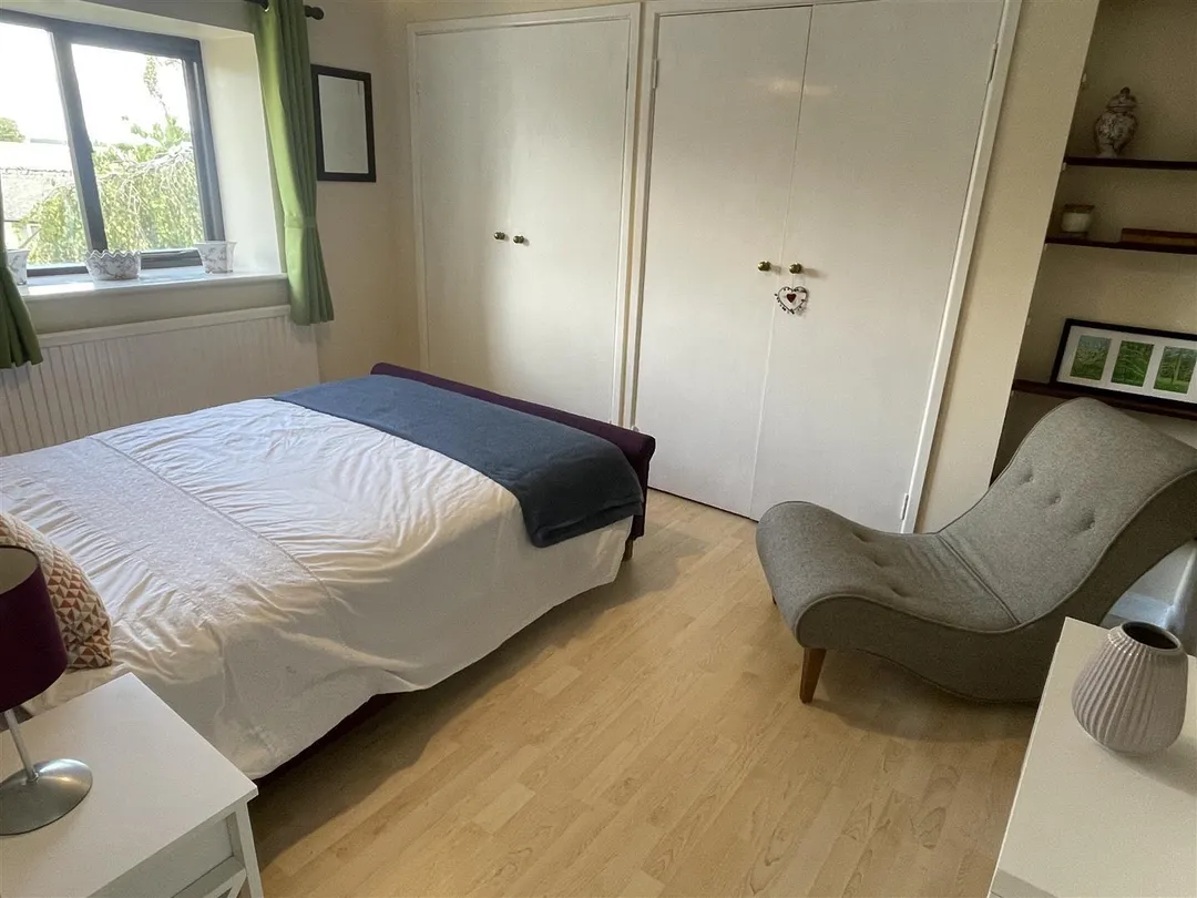 https://mr0.homeflow-assets.co.uk/files/photo/image/48485/0574/_x_/Rkdm5FVa8kuHMtsn8zW12Q.jpg