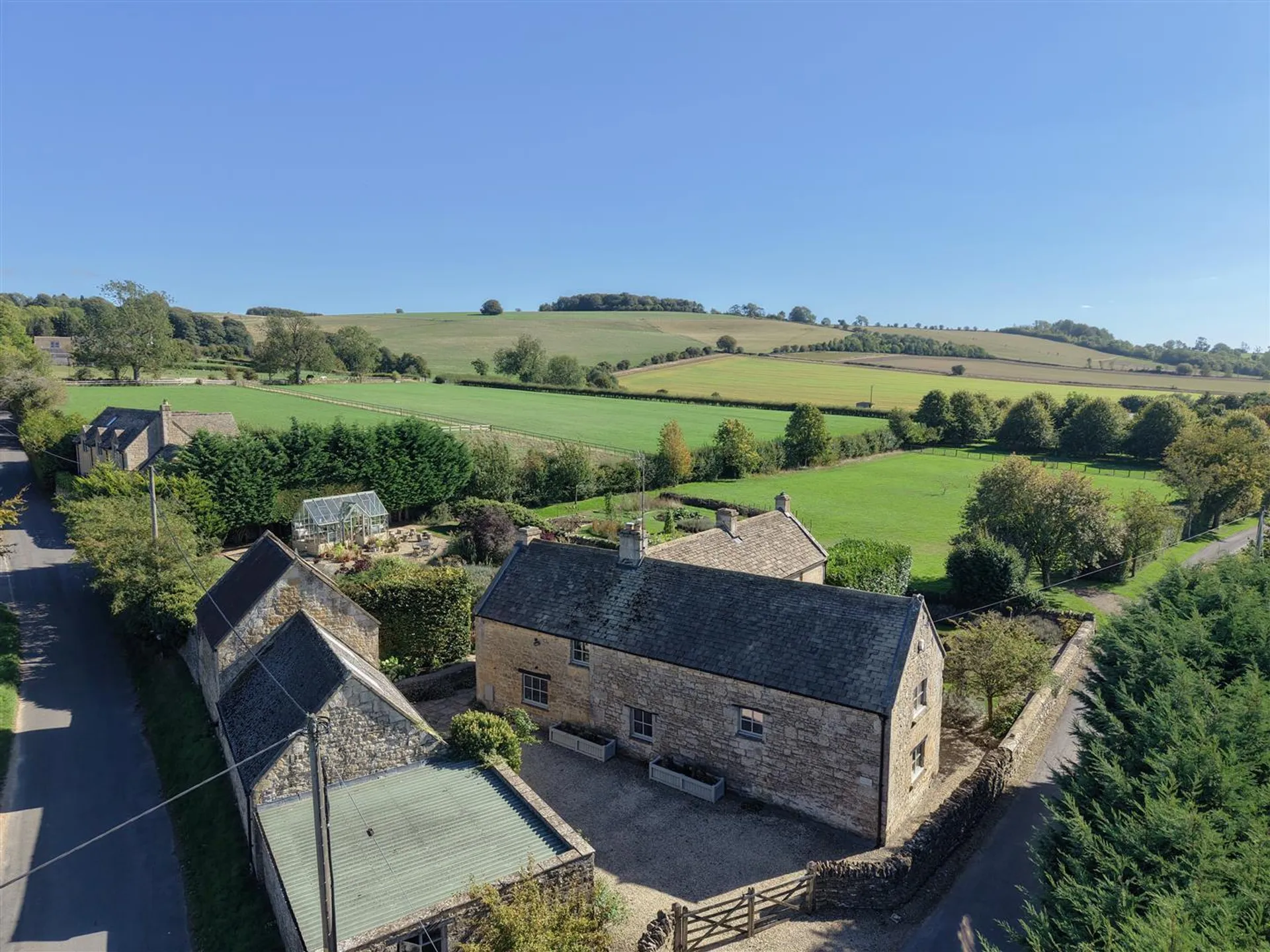 Property photo top 0