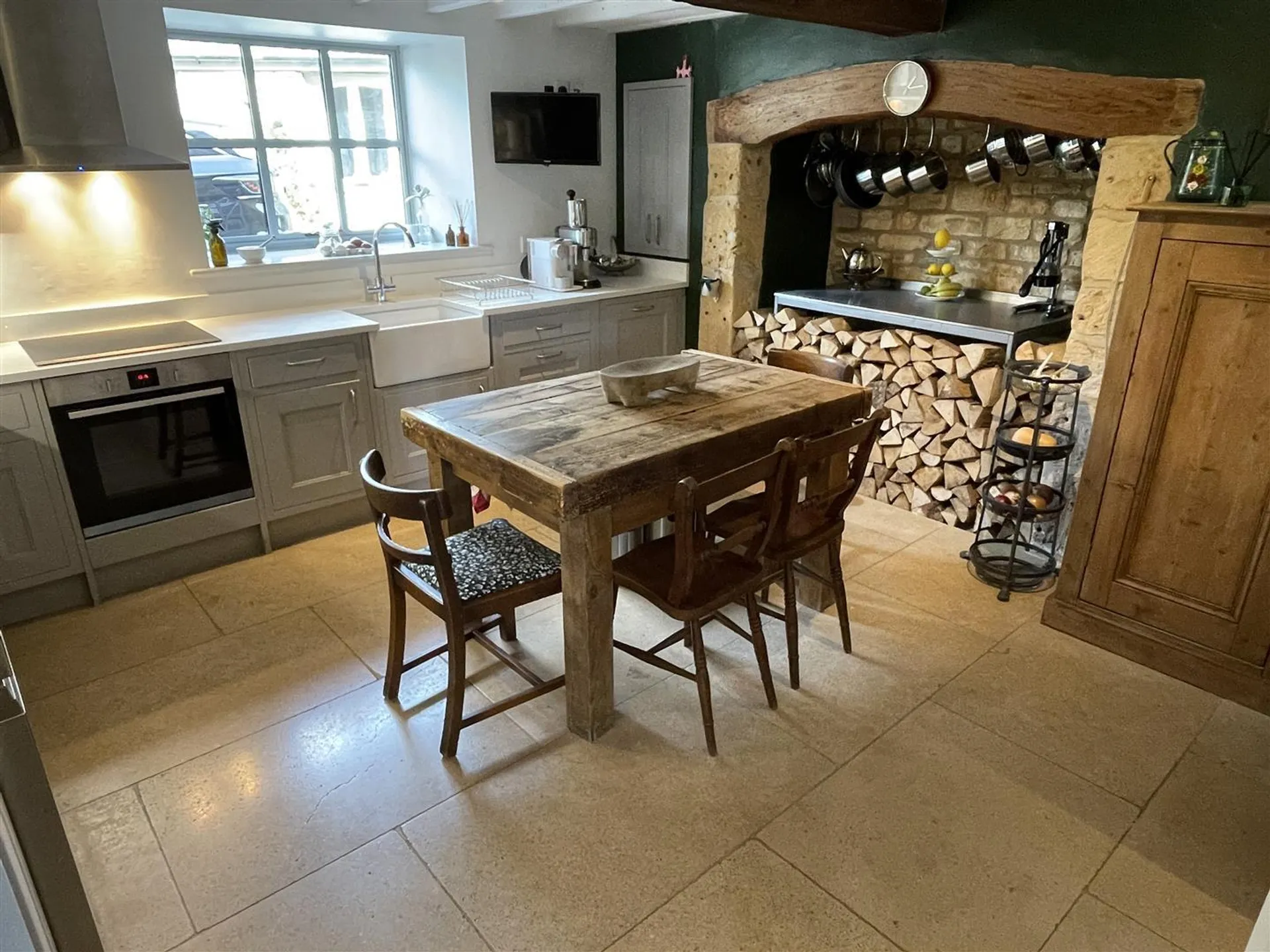 Property photo top 1