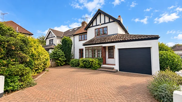 Squirrels Heath Lane, RM11 1RH
