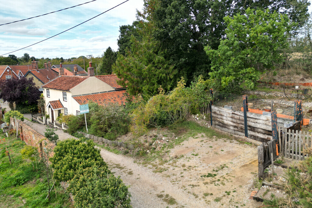 The Street, Holton Image 35