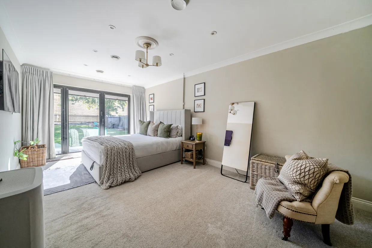 Coppermill Road, Wraysbury, TW19 photo 5