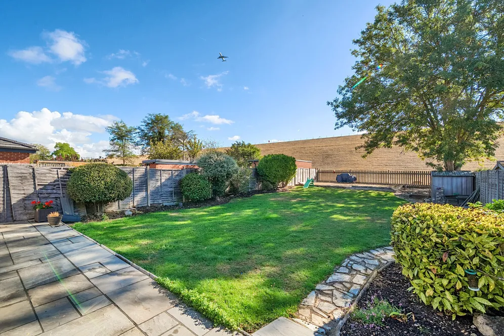 Coppermill Road, Wraysbury, TW19 photo 16