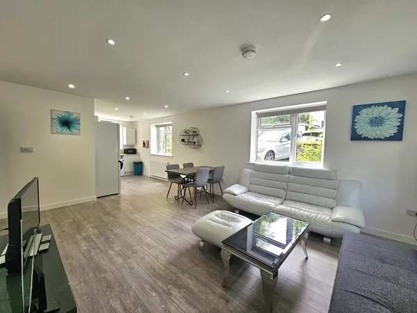 Ella Court, Torquay