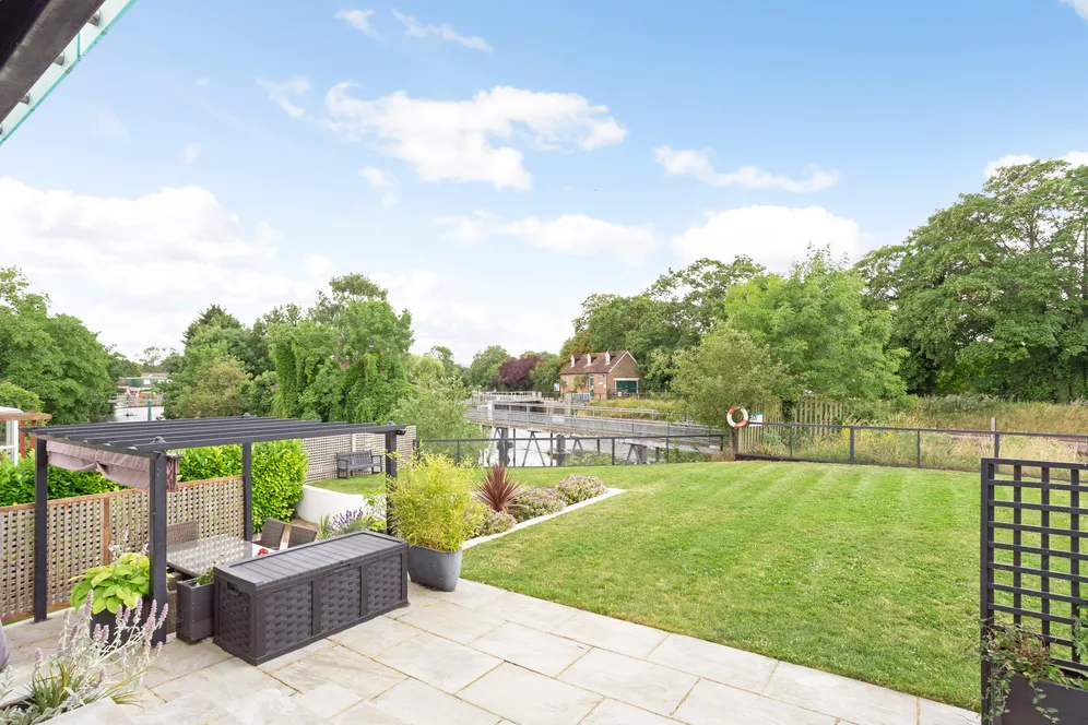 Ham Island, Old Windsor, SL4 photo 6