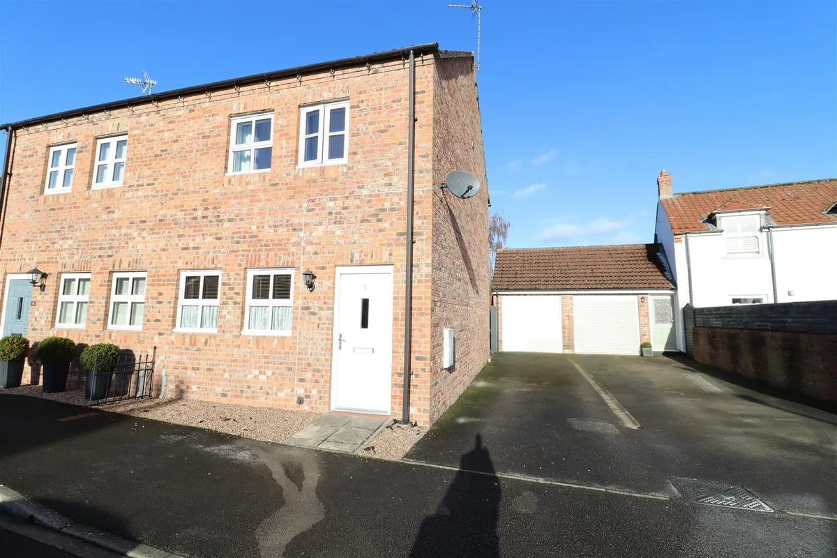2 Jubilee CloseTown StreetShiptonthorpe
