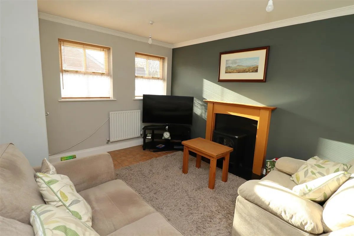 2 Jubilee CloseTown StreetShiptonthorpe