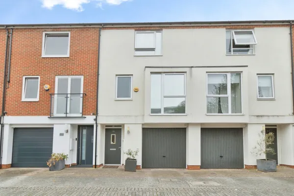 Alcock Crescent, Crayford, Dartford, DA1