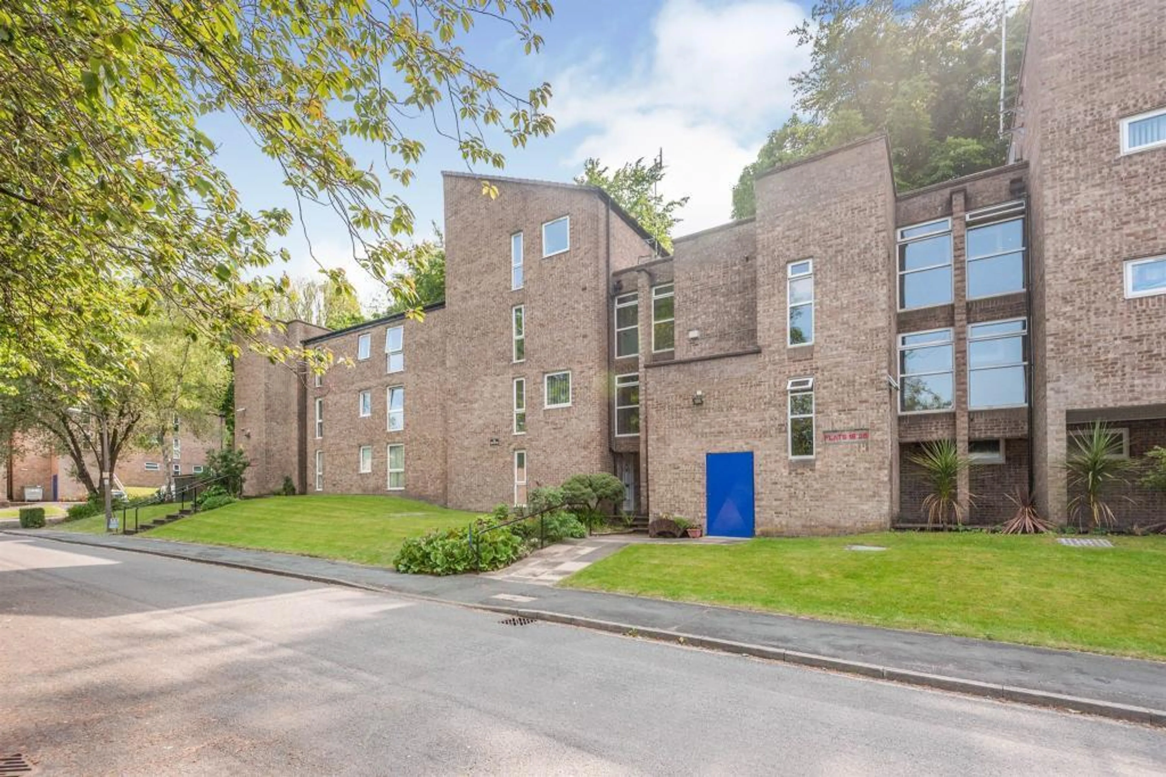 Property at Frizley Gardens, Bradford