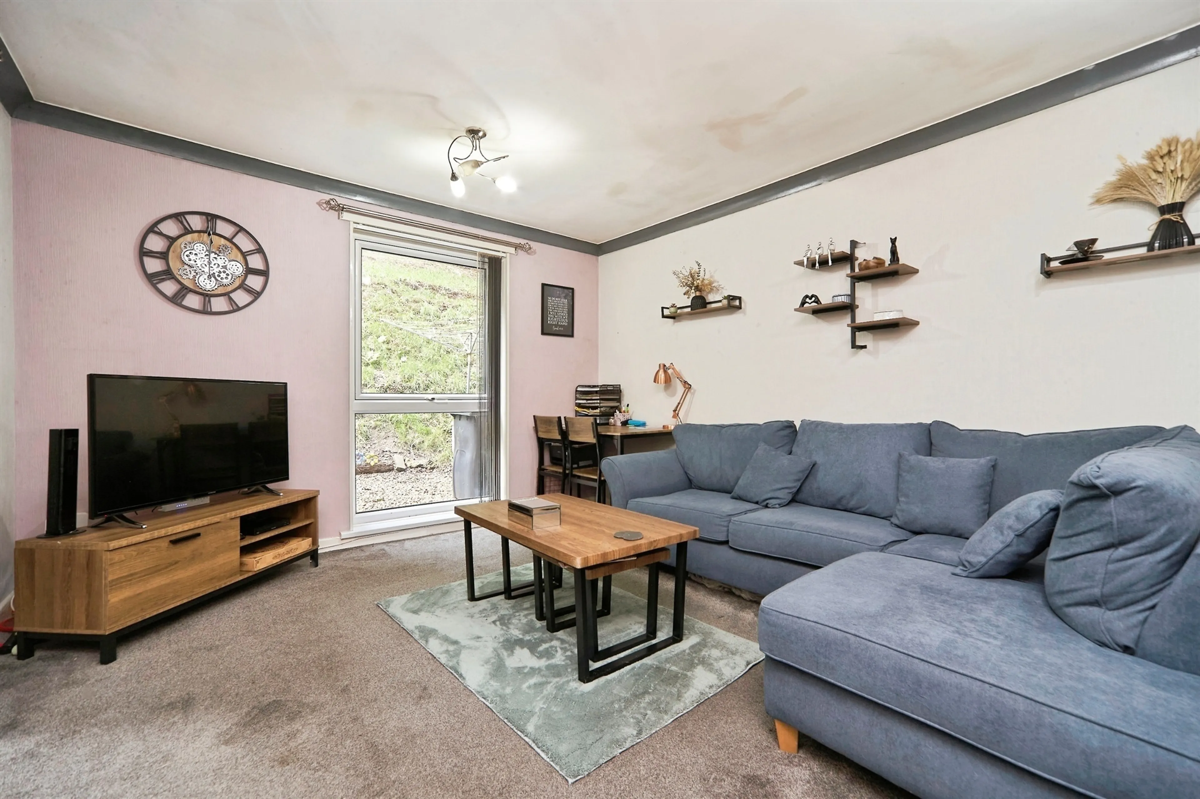 Property at Frizley Gardens, Bradford