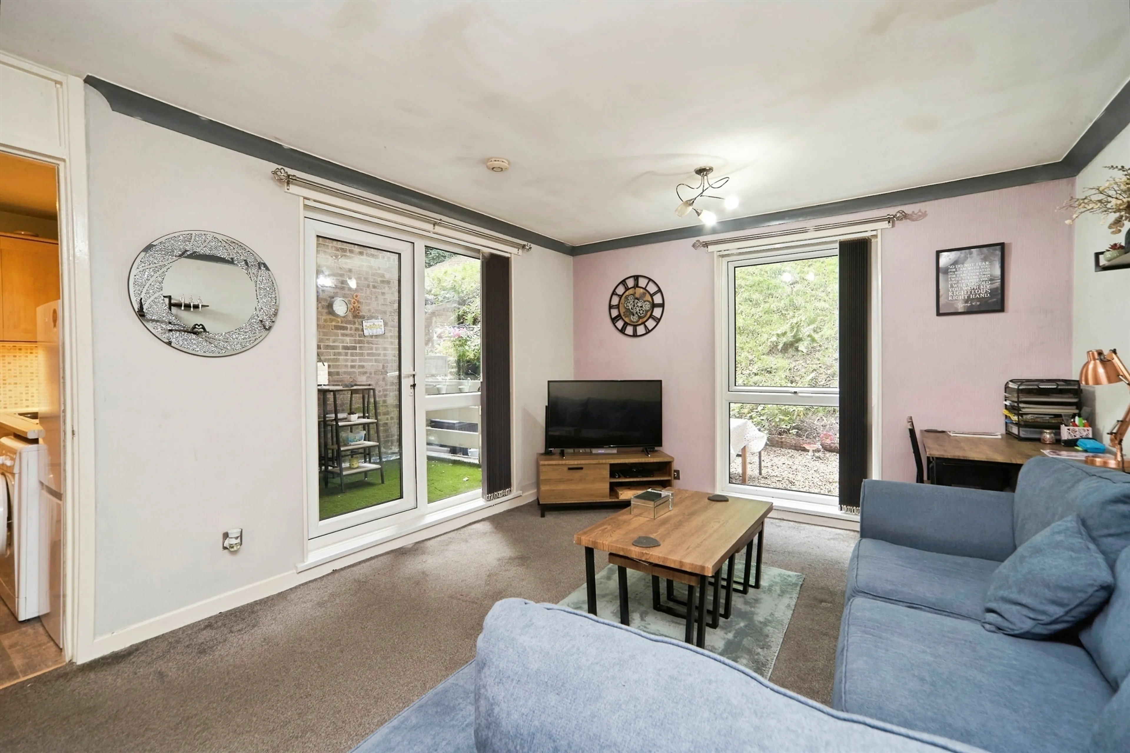 Property at Frizley Gardens, Bradford
