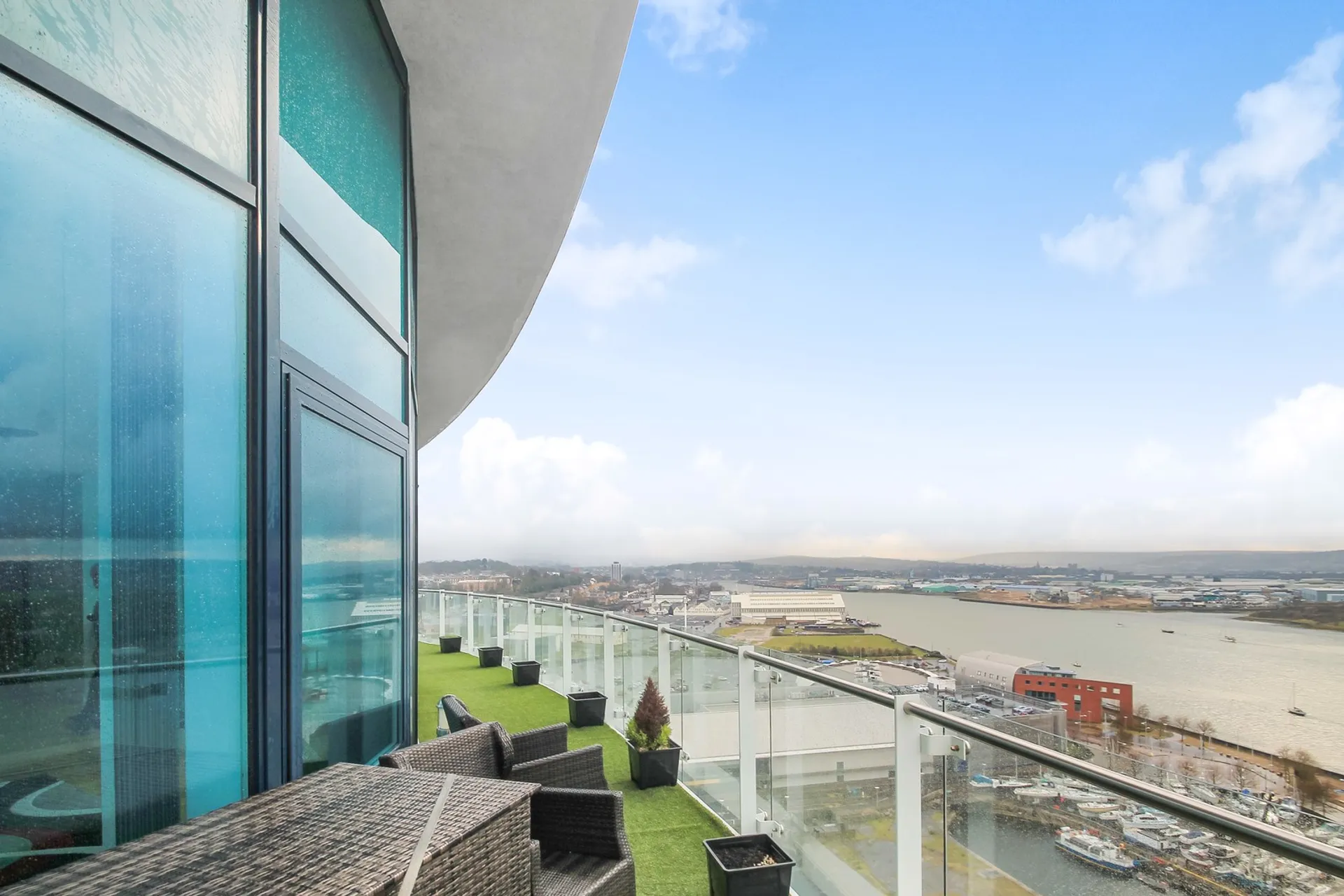 Property photo top 0