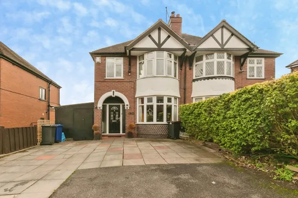 Lincoln Avenue, NEWCASTLE, Staffordsh...