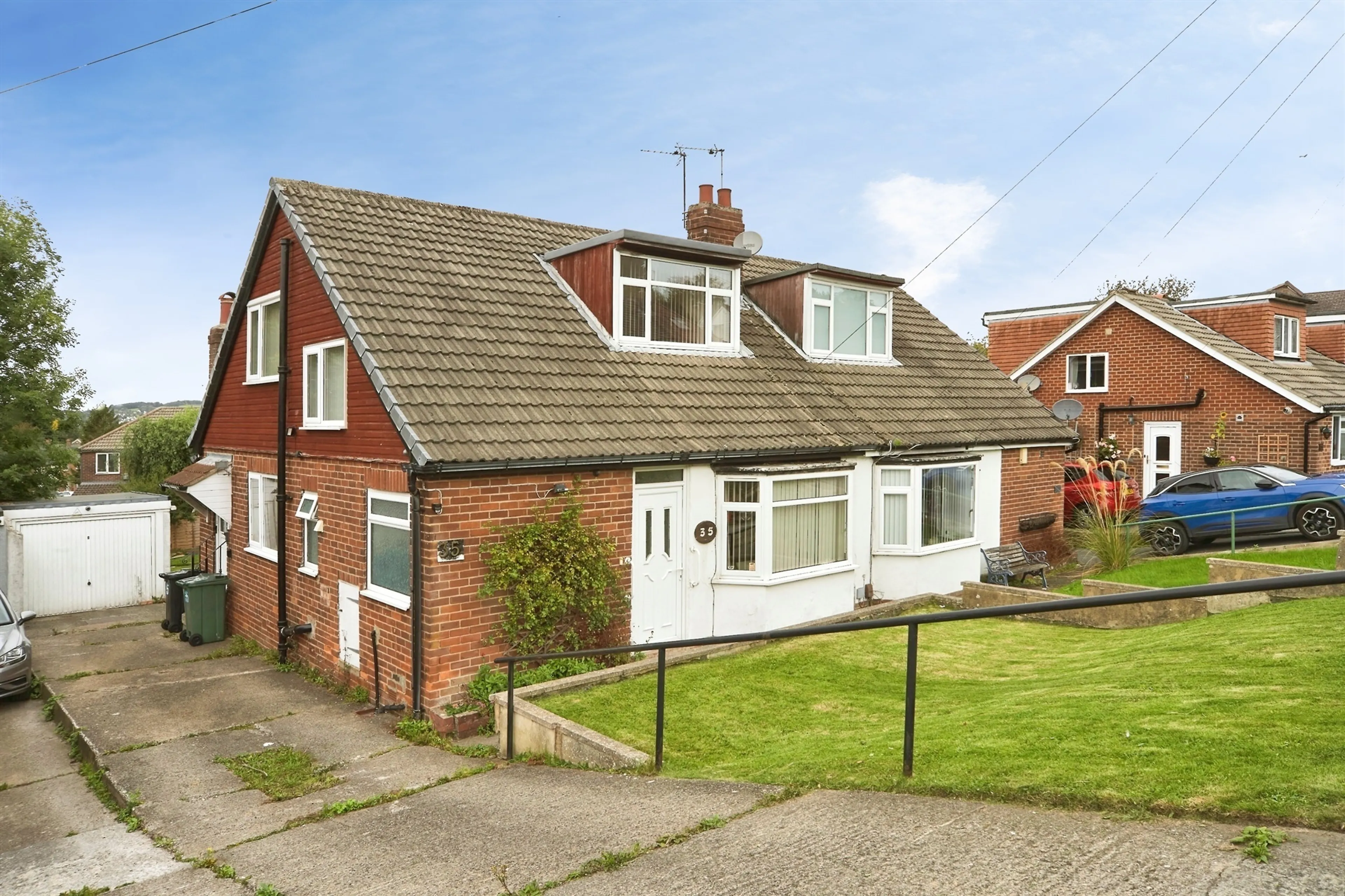 Property at Banksfield Avenue, Yeadon, Leeds