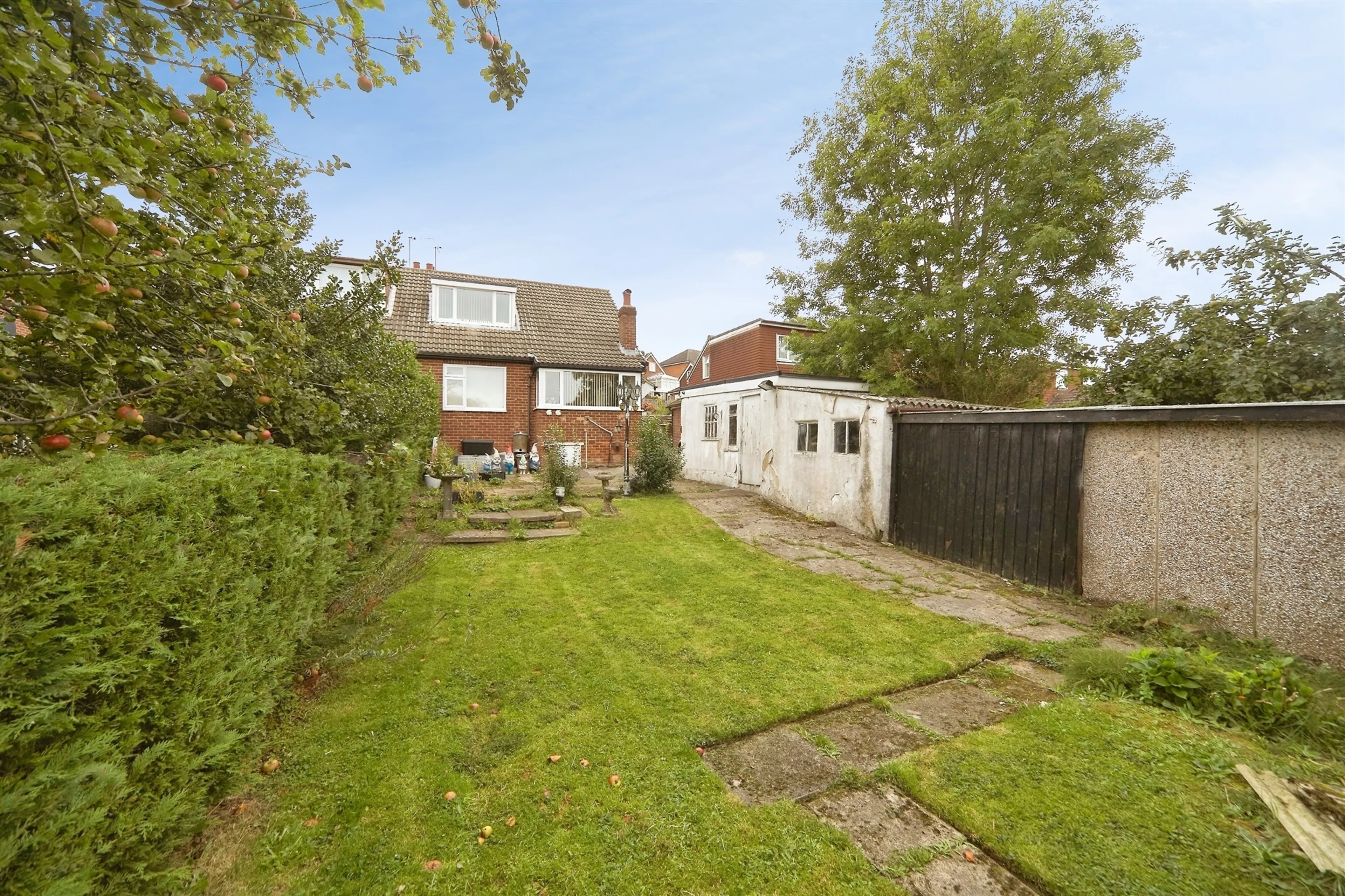 Property at Banksfield Avenue, Yeadon, Leeds
