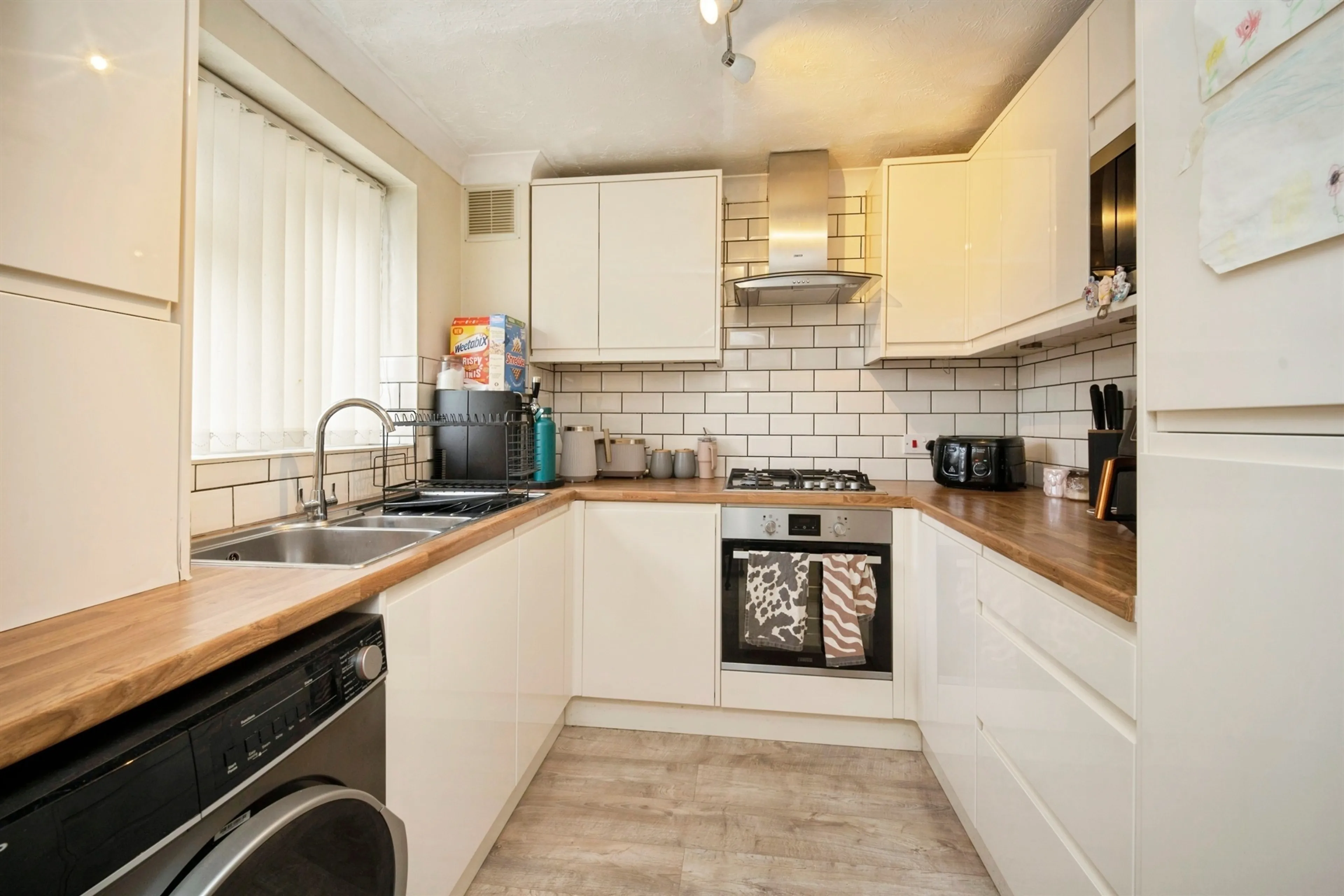 Property at Avern Close, Tipton