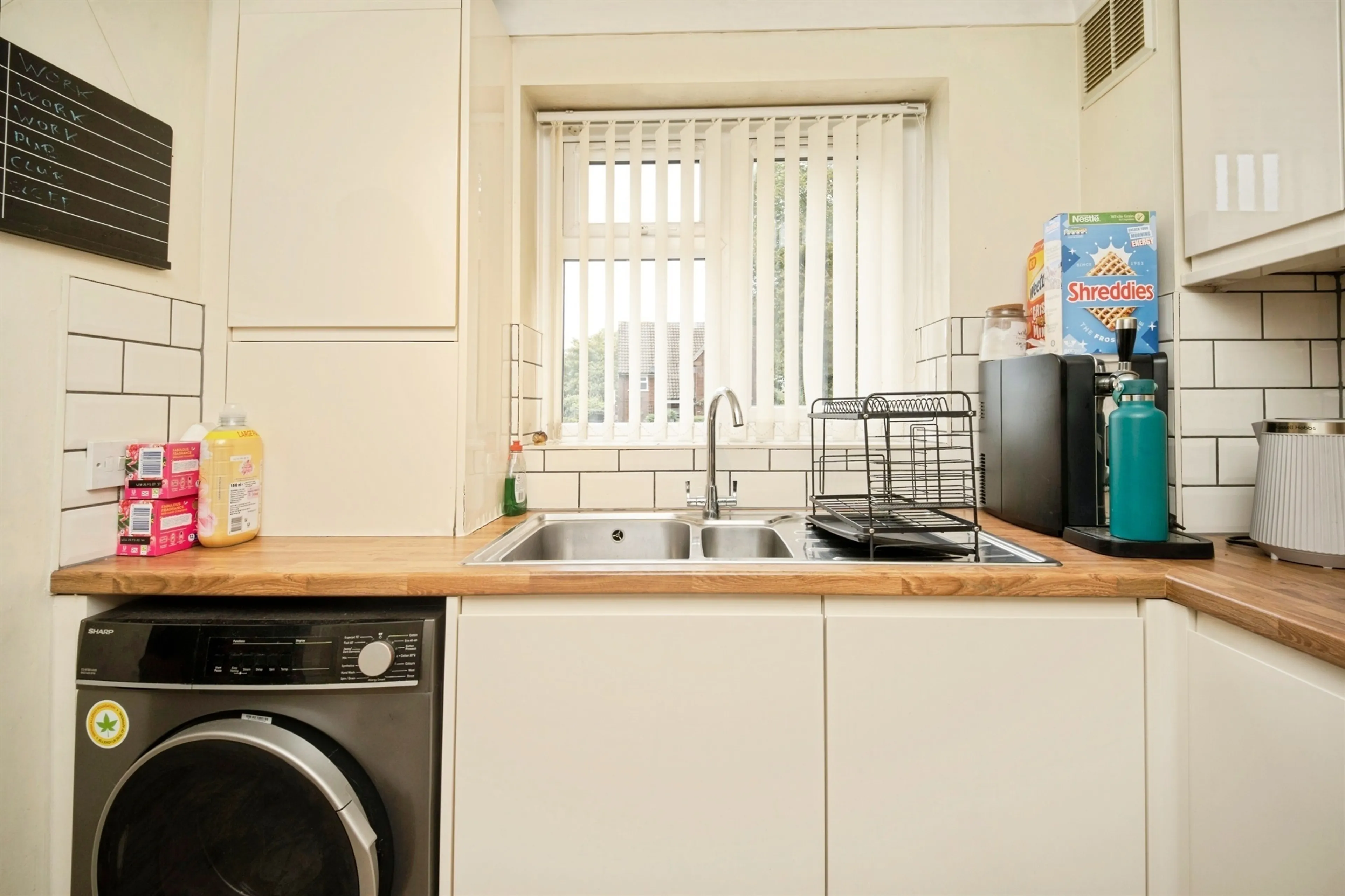 Property at Avern Close, Tipton