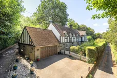 Redhill Common, Redhill, RH1 photo 1