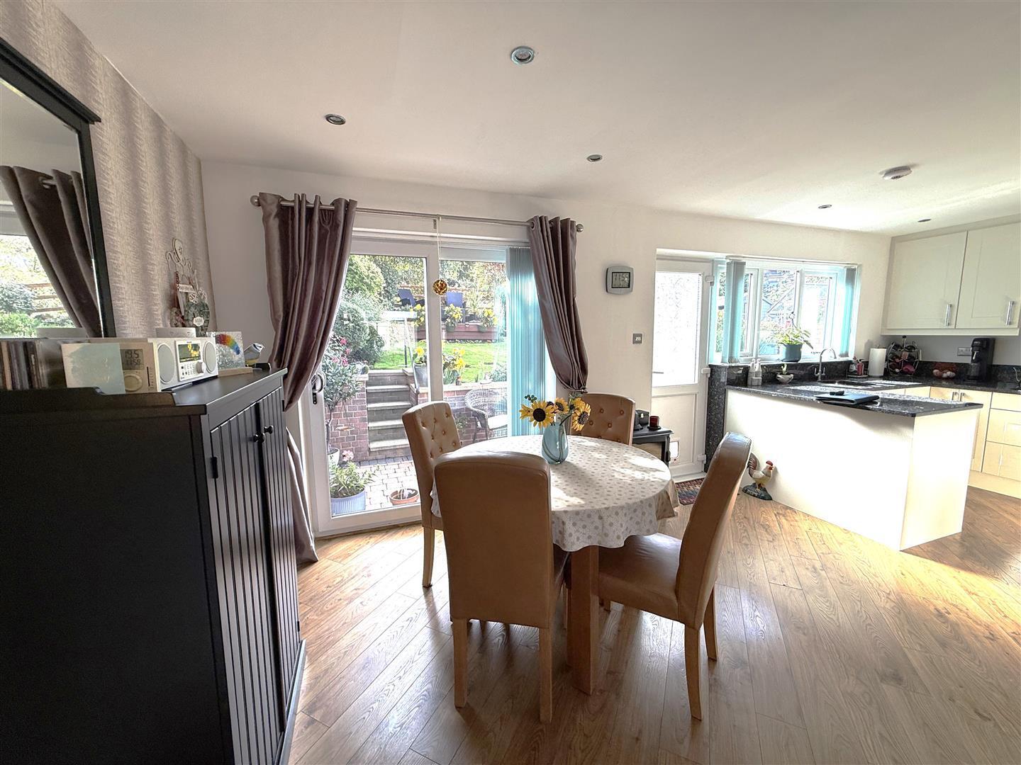 Robertson Drive, Sheffield Image 10