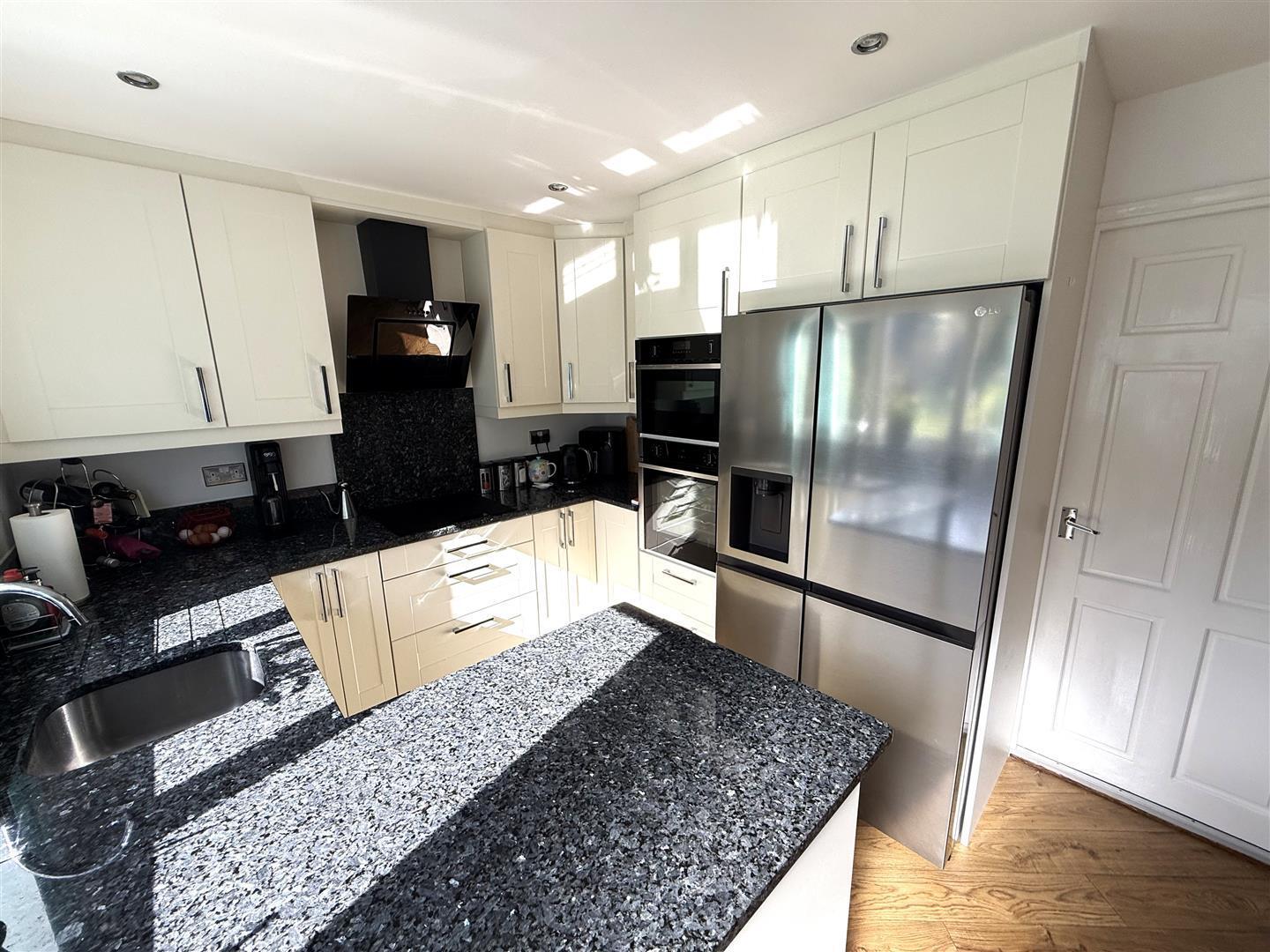 Robertson Drive, Sheffield Image 11