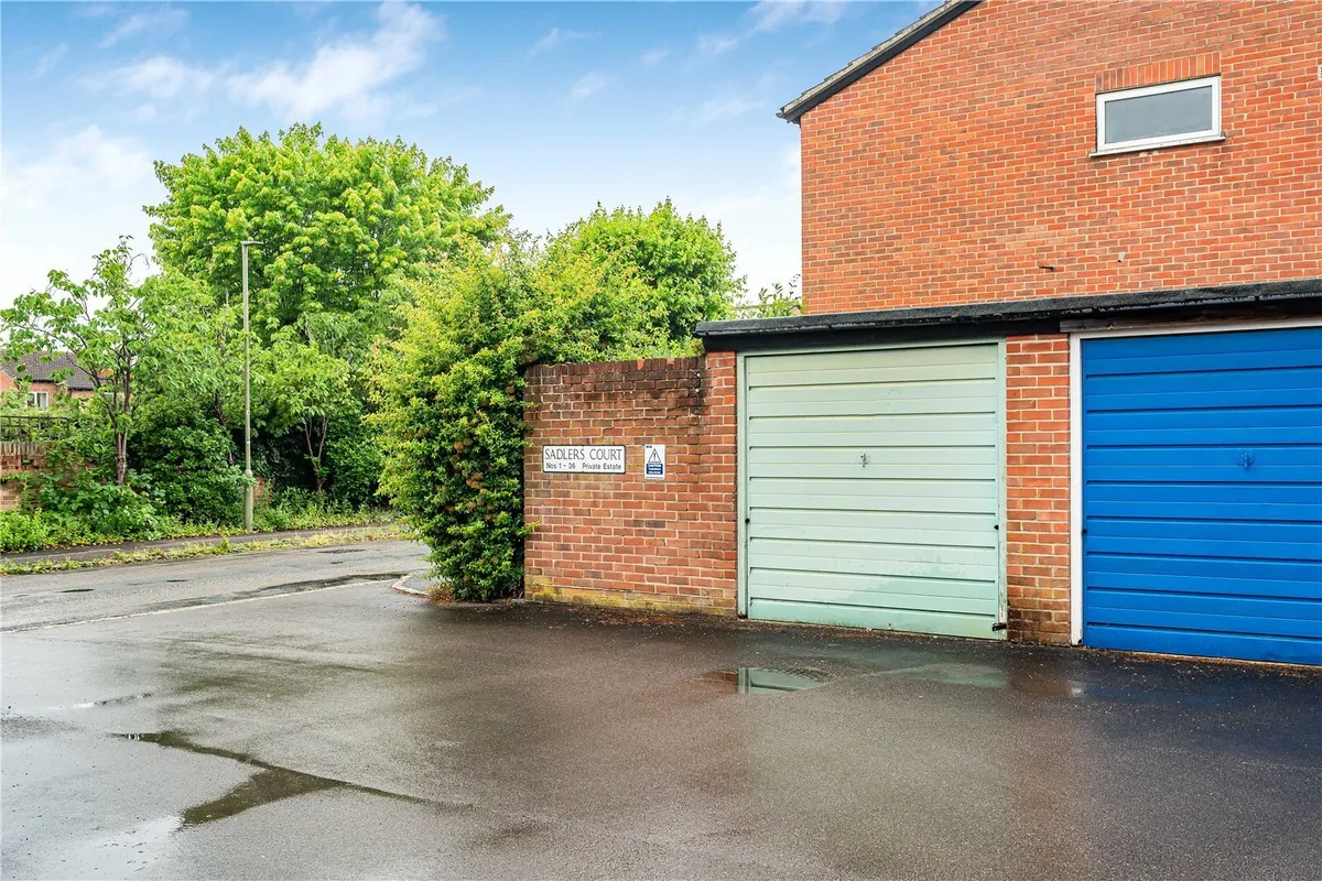 Sadlers Court, Abingdon, Oxfordshire, OX14