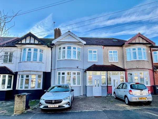 Ridgeway, Redbridge, IG4