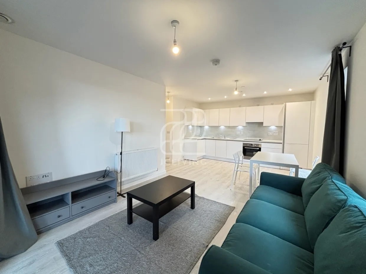 East Acton Lane London W3 photo 5