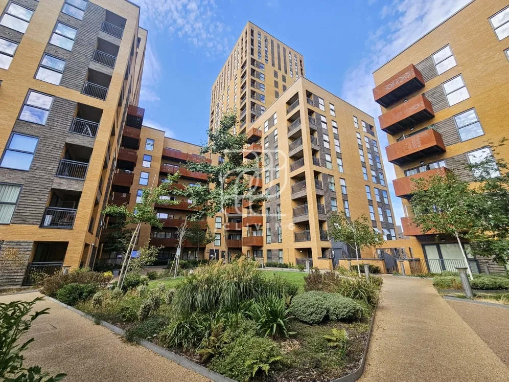 East Acton Lane London W3 photo 14