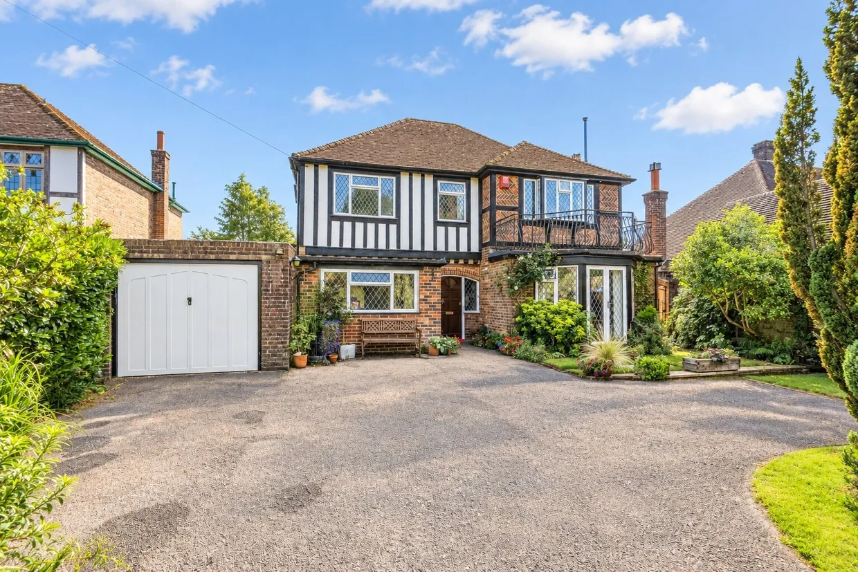 Kerves Lane, Horsham, RH13 photo 1