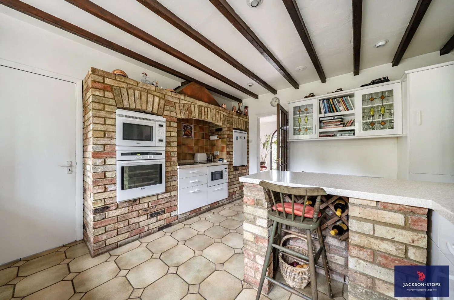 Weathercock Lane, Woburn Sands, MK17 photo 14