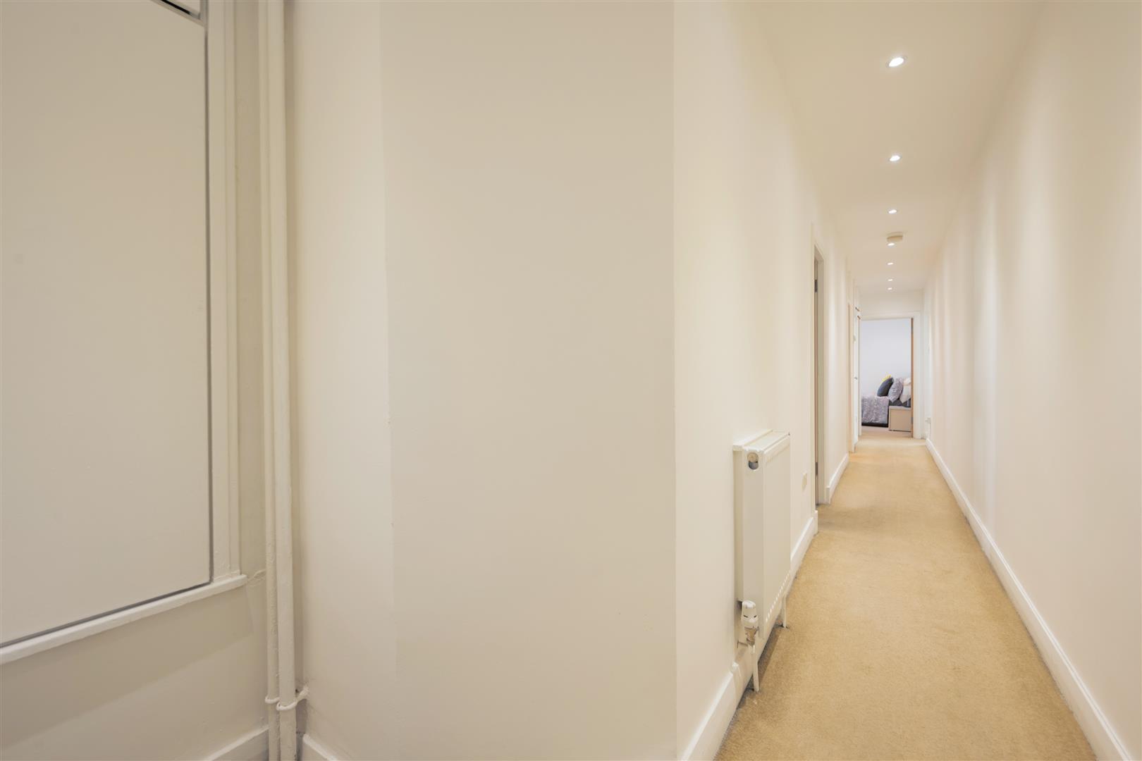 Warwick Lodge, London Image 6