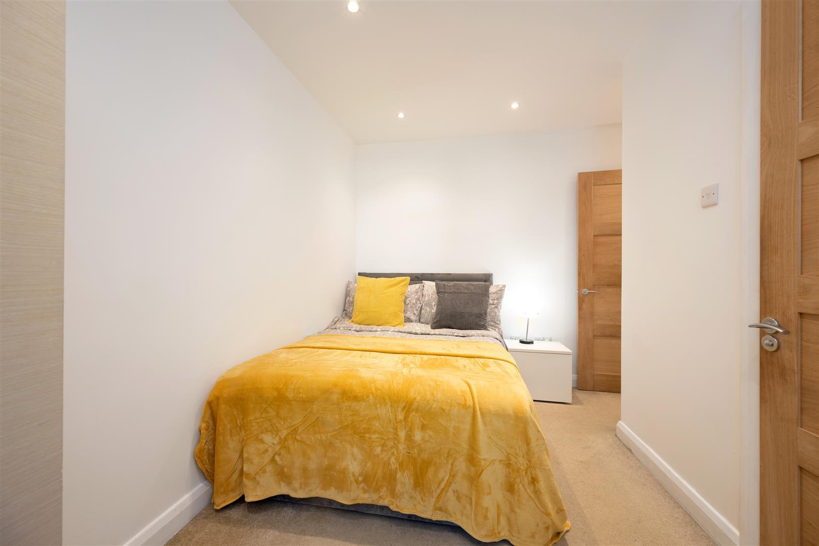Warwick Lodge, London Image 9