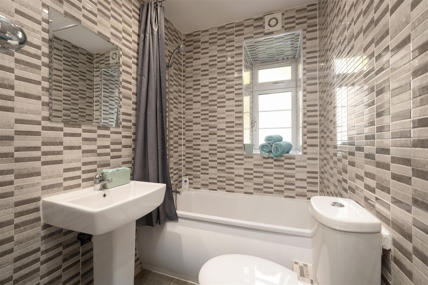 Warwick Lodge, London Image 12