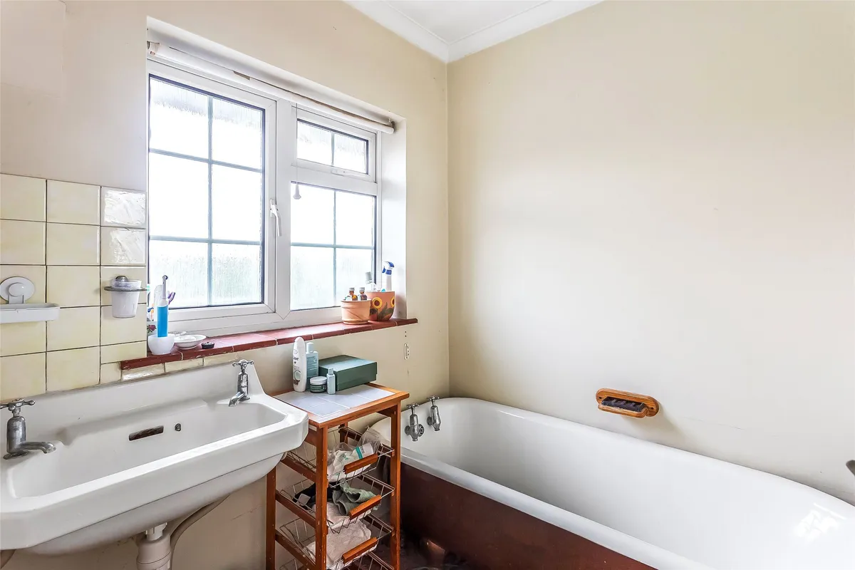 Clayhill Road, Leigh, Reigate, RH2