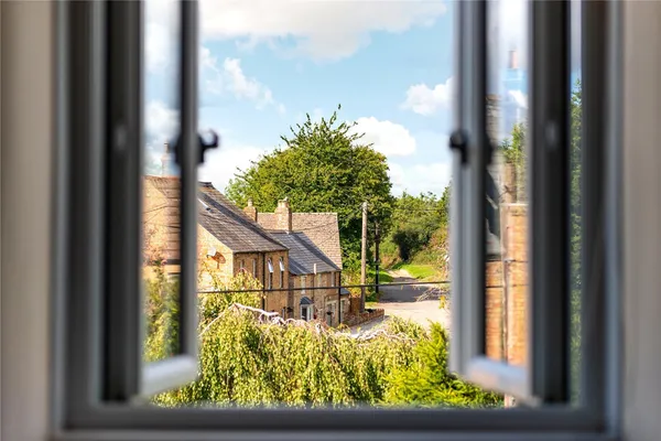 Cross Lane, Aldwincle, NN14 photo 6