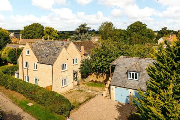 Cross Lane, Aldwincle, NN14 photo 16